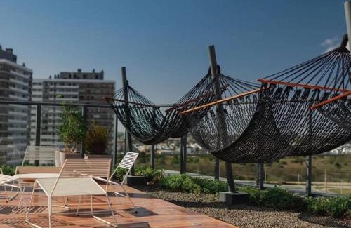 Sao Goncalo Apartment | Loft com sacada, lareira e garagem no Parque Una