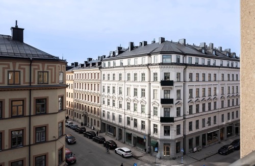 Norrmalm Apartment | Loft - Sleeps 3 - WiFi - Close to Attractions