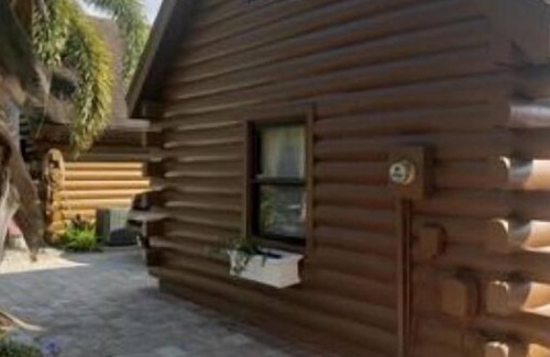 Okeechobee Cabin | Log Cabin Getaway