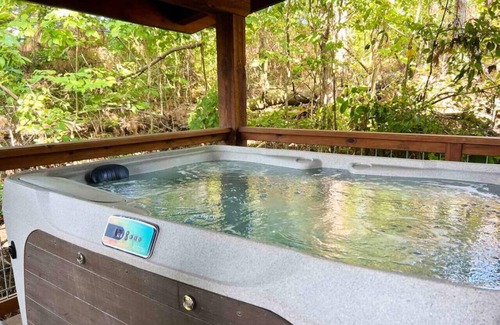 Millersburg Cabin | Log Cabin Nestled In Pine Trees with Hot Tub