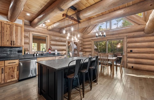 Glen Cabin | Log Cabin Retreat– Perfect for Summer getaway, with large arcade game room