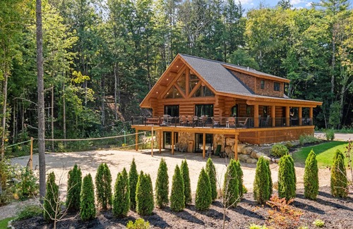 Glen Cabin | Log Cabin Retreat– Perfect for Summer getaway, with large arcade game room