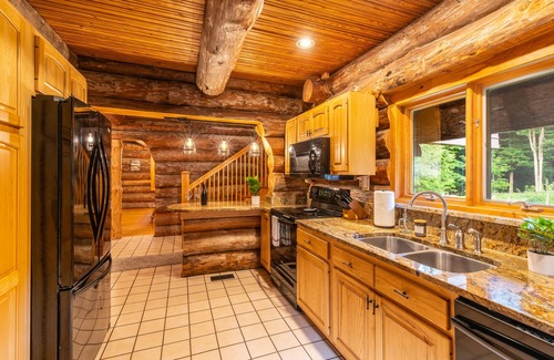 Homer Cabin | Log Cabin with Private Indoor Heated Pool-Hot Tub-firepit-Game Room-100 acres