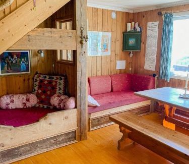 Austbygde House | Log Cabin With View Of Gaustatoppen