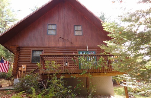 Woodsville Cabin | Log Home in Forest Setting, with Lake Privileges @ Mountain Lakes Community