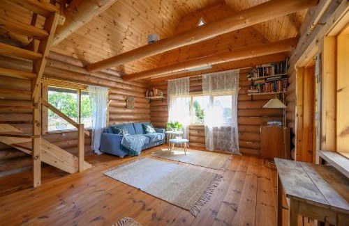 Karala House | Log house with a sauna and hot tub in Atla!