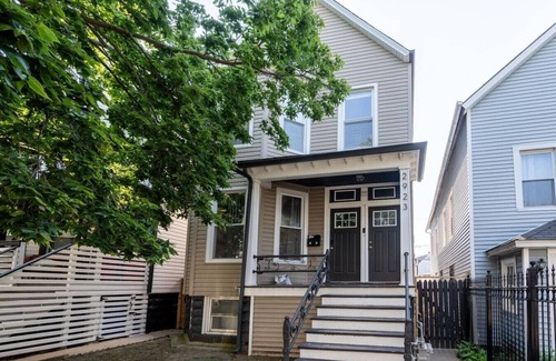 Avondale Apartment | Logan Duplex - Sleeps 14 - 2 Ba