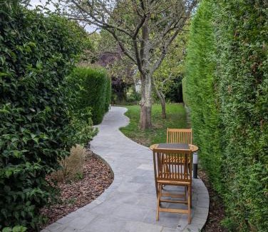 Bayenghem-les-Eperlecques Apartment | Logement indépendant avec piscine