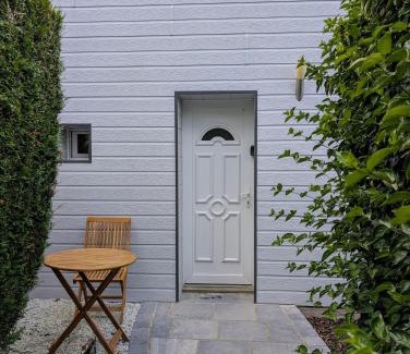 Bayenghem-les-Eperlecques Apartment | Logement indépendant avec piscine