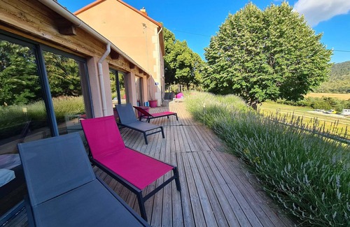 Seranon House | Logement 4 Haras de Séranon Accès Piscine Intérieure