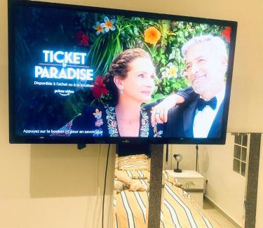 Arnouville Apartment | Logement Proche gare de Villiers le bel, 20 mins de Paris , Stade 2 France, Aéro CDG, Parc des expositions, Disneyland Paris,Futuroscope, Tour Eiffel