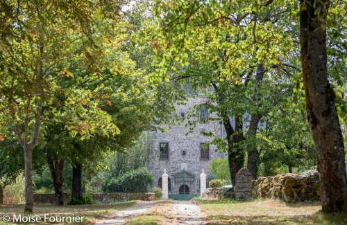 La Chapelle Bertrand Bed & Breakfast | Logis de La Roulière