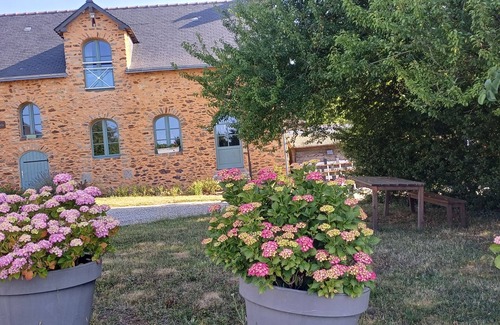 Ahuille House | Logis de la Provosterie - CYCLAMEN