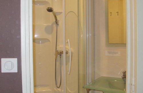 Chamboulive Hotel | Logis Deshors-Foujanet