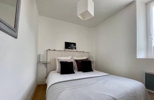 Saint-Martin-des-Entrees Apartment | Logis Saint-Martin by Melrose