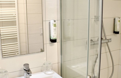 Navarrenx Hotel | Logis Hôtel Le Commerce