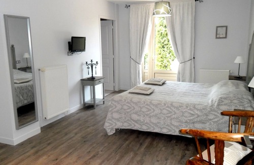 Cublac Hotel | Logis Hôtel - Les Collines