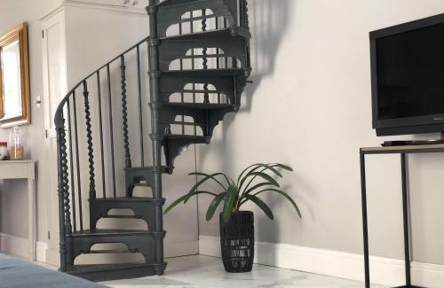 East Putney Apartment | London-Apartment-Sleeps2-PrivateEntrance