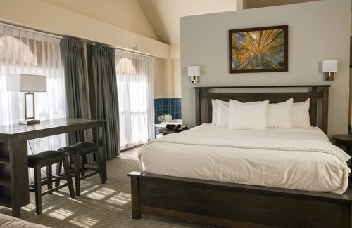 Lone Tree Hotel | Lone Tree Golf Club And Hotel