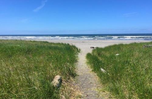 Seaview Resort | Long Beach Camping Resort Studio Cabin 3