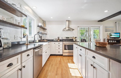 Rye House | Long John Landing | Heart of Rye | Near Beach