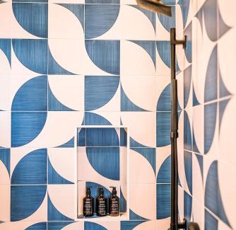 Stinson Beach Hotel | Longboard Studio and Funboard Room includes King Bed and Kitchenette plus King Murphy and Mini Kitchenette