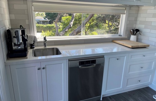 Blairgowrie Cottage | Longford Cottage delightfully large 1 Bedroom Apartment