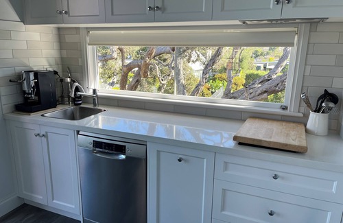 Blairgowrie Cottage | Longford Cottage delightfully large 1 Bedroom Apartment