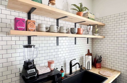 Lakewood Apartment | Look no further in Lakewood! 2bed 1bath Central AC