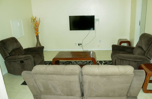 Central Business District House | Look no further.spacious bungalow