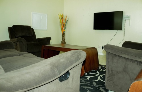 Central Business District House | Look no further.spacious bungalow