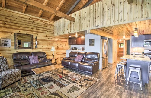 Pequot Lakes House | Loon Lake Lodge with Dock, Sauna and Hot Tub!
