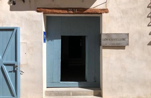 Requena House | Los Canilleros