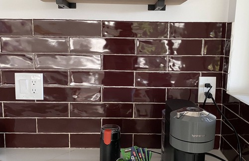 Los Feliz Apartment | Los Feliz Luxury Apartment in Hills - Large Private Deck & Parking