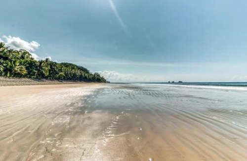 Tres Rios Hotel | Lost Pools Bungalow at Sloth