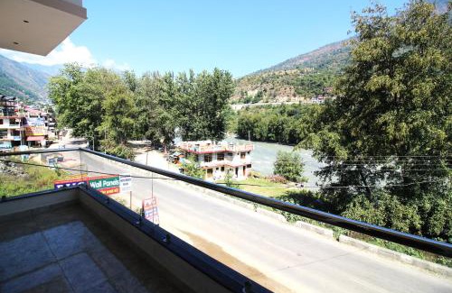 Mohal House | Lotus Inn River View