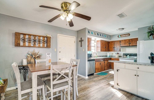 West Monroe House | 'Louisiana Roots' Home 3 Mi to Dtwn West Monroe!