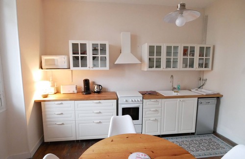 Lourdes Apartment | Lourdes Independent character apartment ground floor near downtown