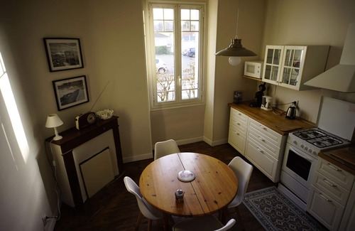 Lourdes Apartment | Lourdes Independent character apartment ground floor near downtown