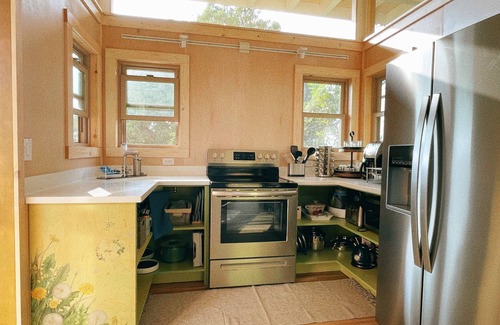 Honaunau-Napoopoo House | Love Kona Farm Life in nature - Lychee Hale