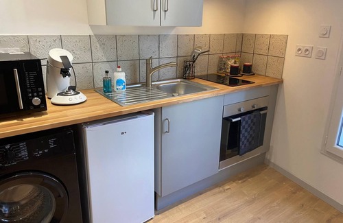 Bourges Apartment | Love Room downtown with Jacuzzi