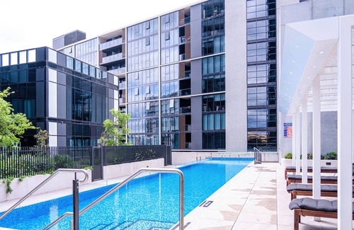 Belconnen Apartment | Lovely 1-Bedroom with 5 star amenities