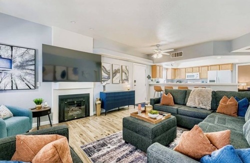 Las Vegas Condo | Lovely 2-bedroom 2 -bath cozy, quiet and secure condo