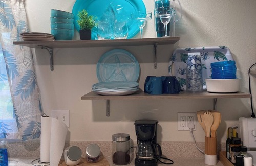 Taylor Creek House | Lovely 2-bedroom mobile home with AC in Okeechobee, on the canal near the locks.