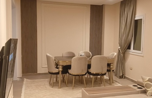 New Cairo Apartment | Lovely 3-bedroom apartment with AC in Cairo Governorate