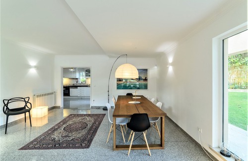 Charneca de Caparica e Sobreda Villa | Lovely 5 bedroom villa in golf resort, next to fantastic beaches