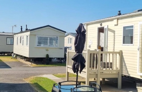 Rhuddlan House | Lovely 6 berth caravan at Sun Valley in North Wales ref 81023A