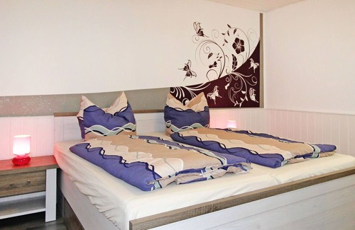 Schwalenberg Apartment | Lovely apartment for 10 guests with WIFI, TV, terrace and pets allowed