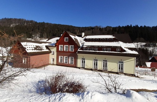 Desna Apartment | Lovely apartment for 4 people with hot tub, WIFI, TV and parking