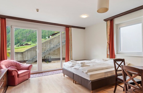 Zwieselstein Apartment | Lovely Apartment in Zwieselstein with Balcony